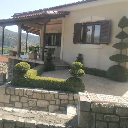Maria House * Plataniotissa